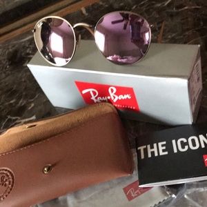 New Ray-Ban sunglasses! Pink mirror finish.